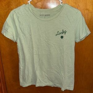 Lucky brand tshirt 🍀